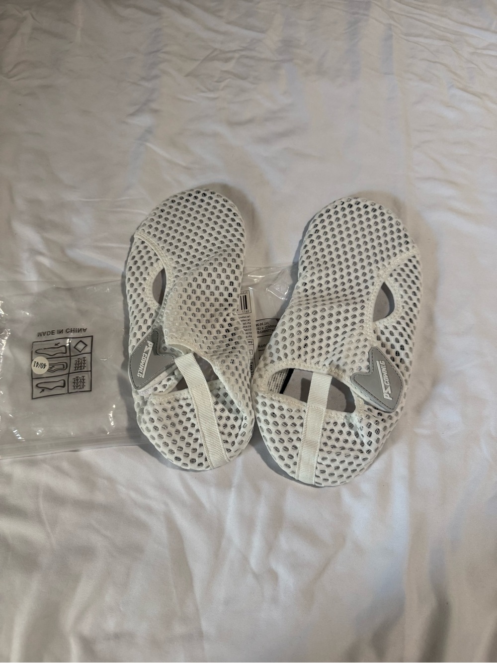 PSCOWNLG White Mesh Quick Dry Barefoot Water Shoes 40/41 Fits W9.5-10 M7.5-8.5